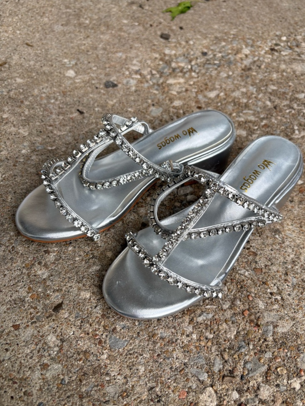 Women’s Size 4 - Open Toe Silver Rhinestone Strappy Slingback Low Chunky Heel - Picture 3 of 6